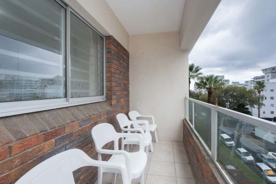2 Bedroom Property for Sale in Sea Point Western Cape